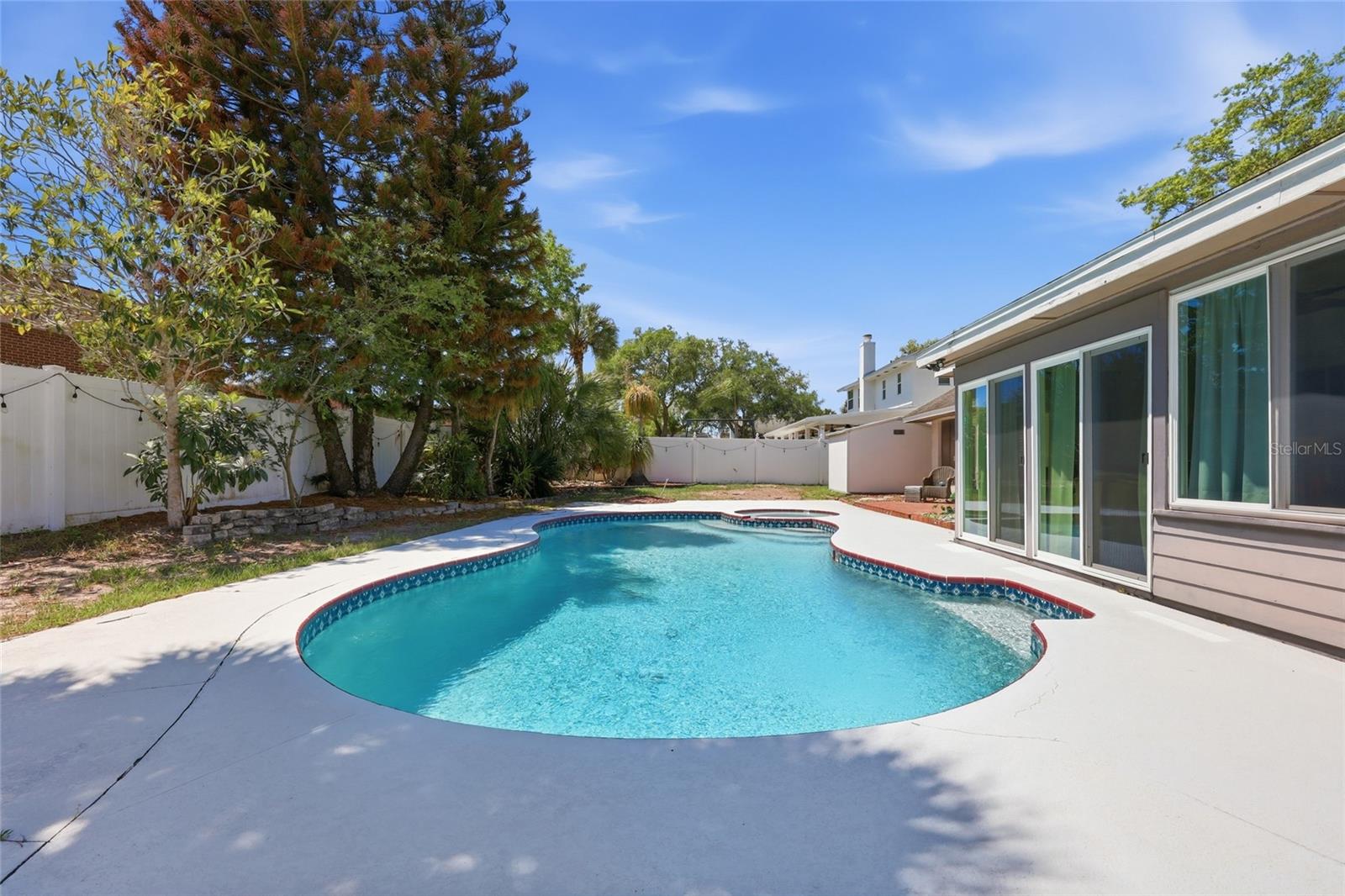 TIFFANY WOODS - Residential