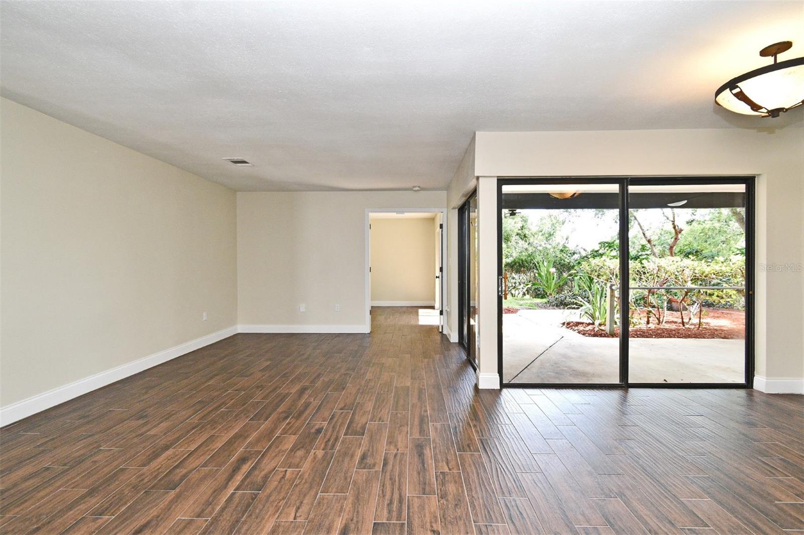 2524 SHADYBRANCH DRIVE