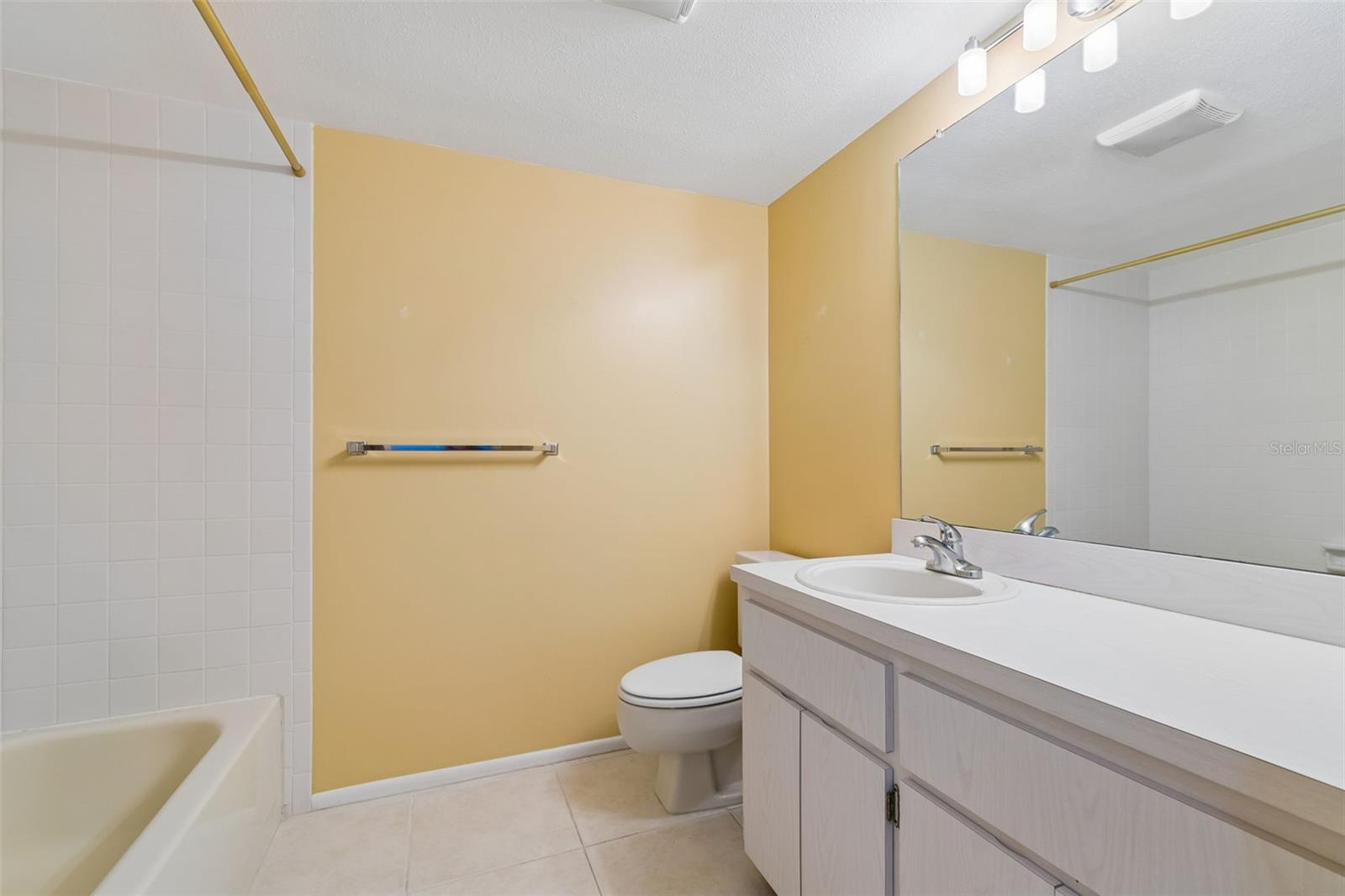 VILLA CONDO I - Residential