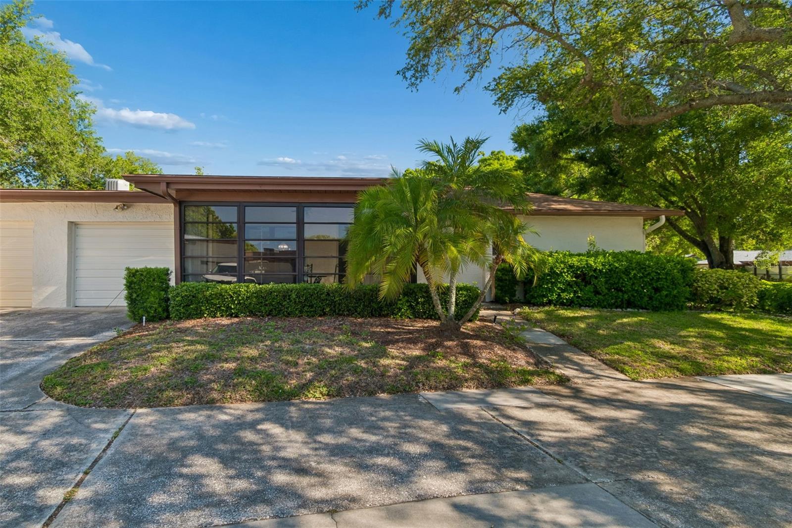 VILLA CONDO I - Residential