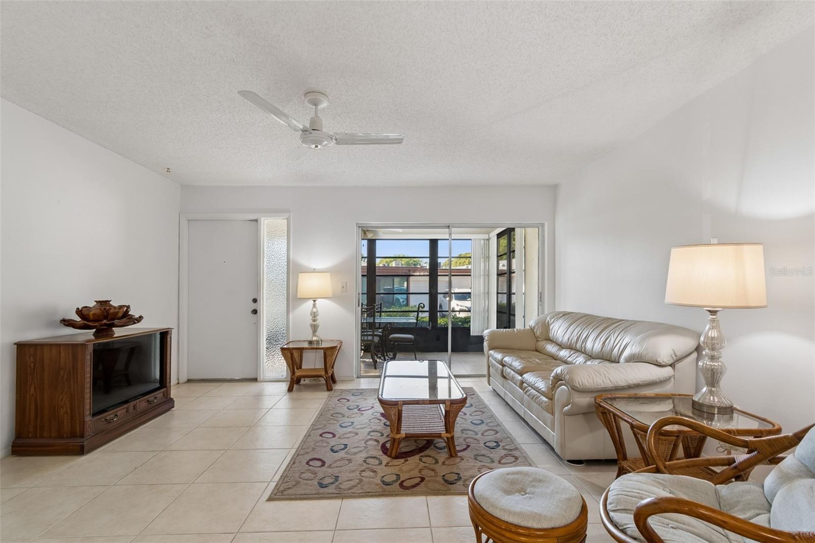 VILLA CONDO I - Residential