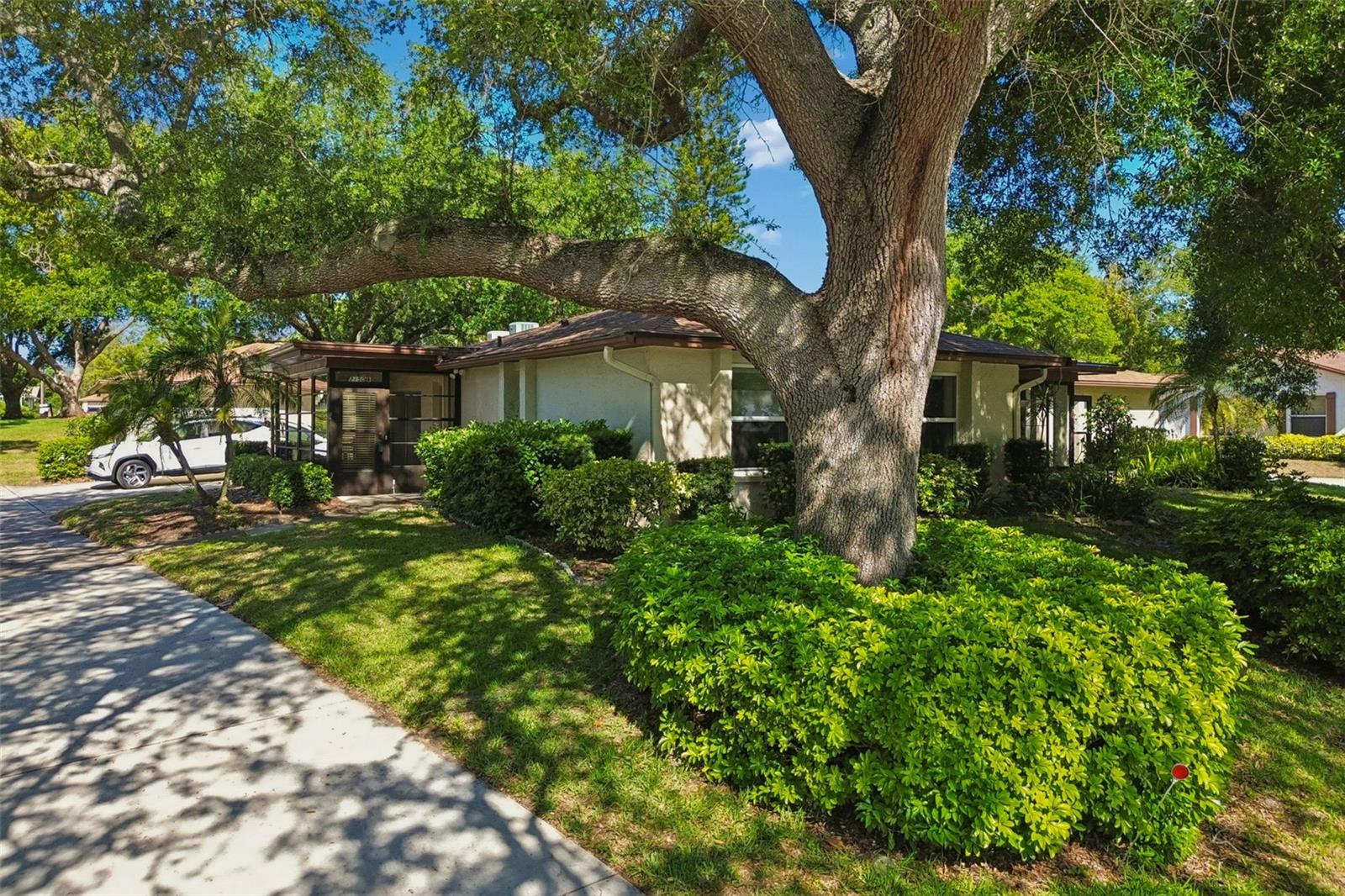 VILLA CONDO I - Residential