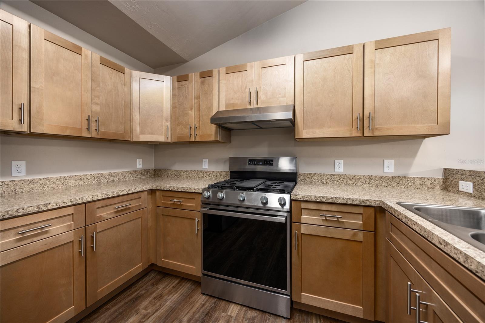 LANAS PLACE - Residential