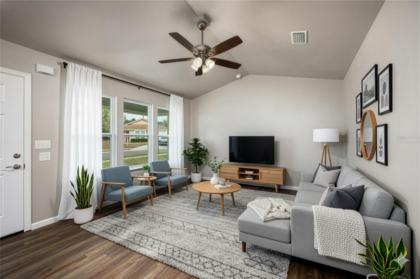 LANAS PLACE - Residential