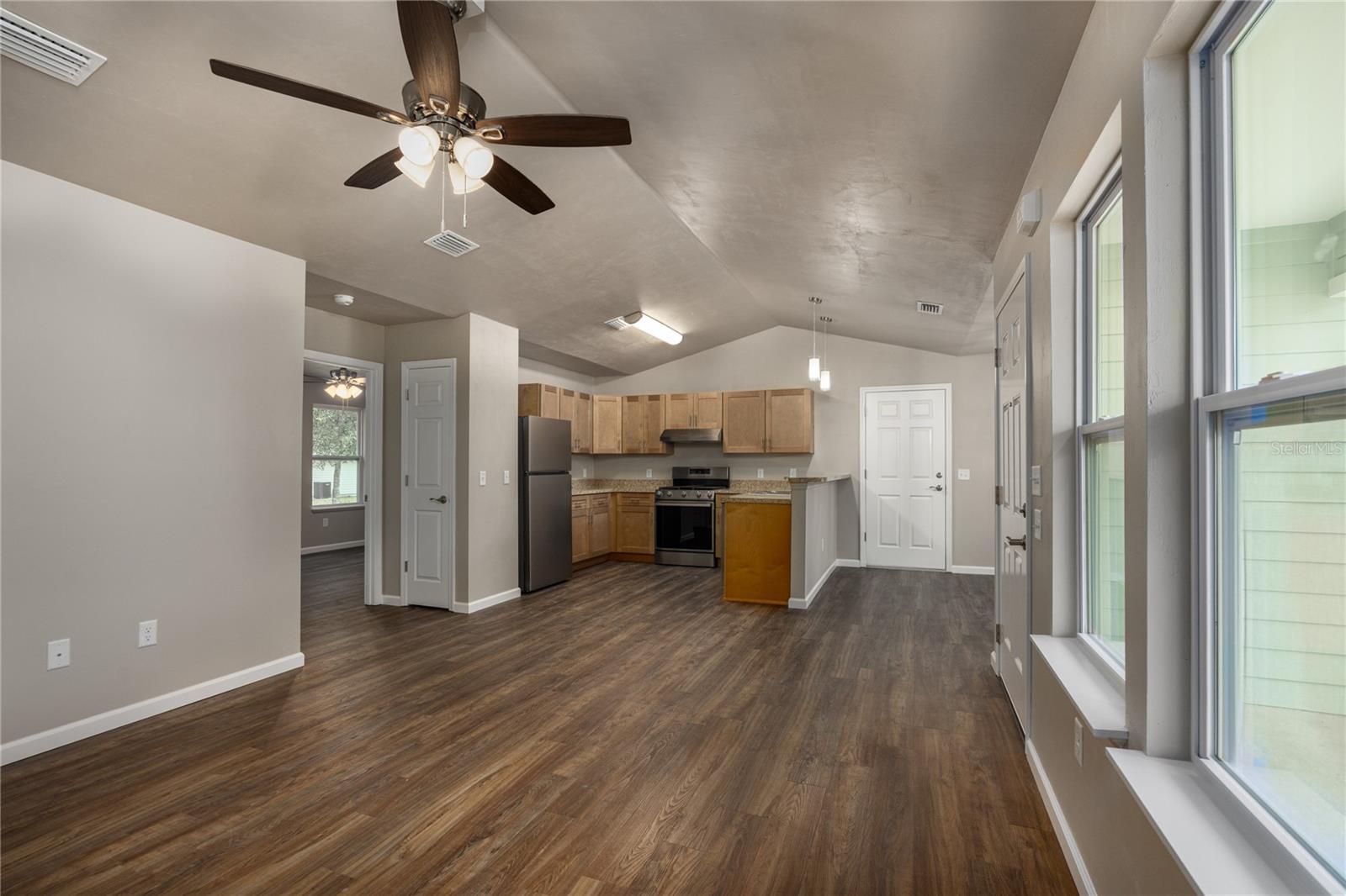 LANAS PLACE - Residential