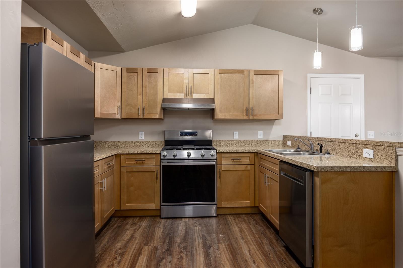 LANAS PLACE - Residential