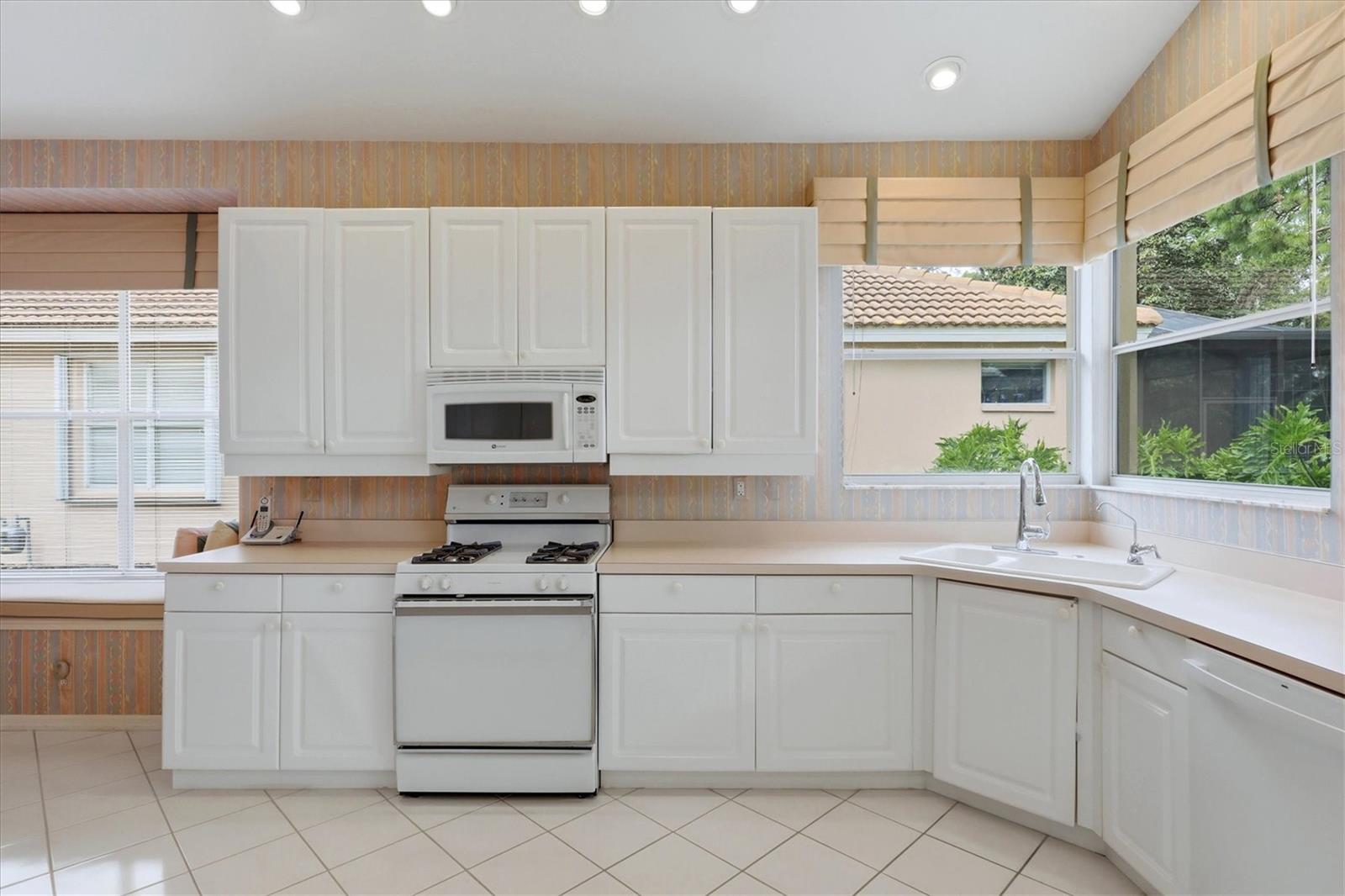 UNIVERSITY PARK COUNTRY CLUB - Residential