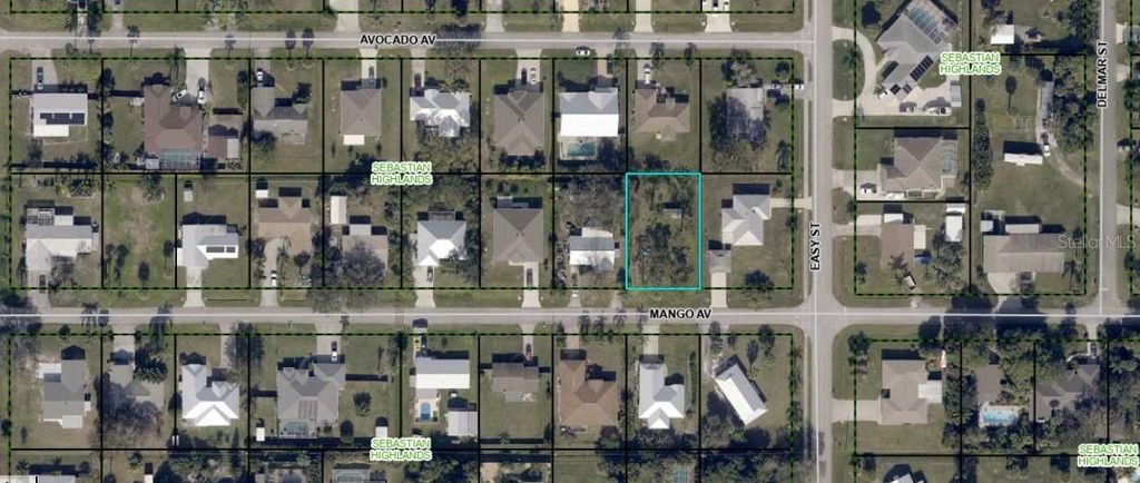 Photo of 412 Mango Avenue, Sebastian, FL 32958 (MLS # OM720703)
