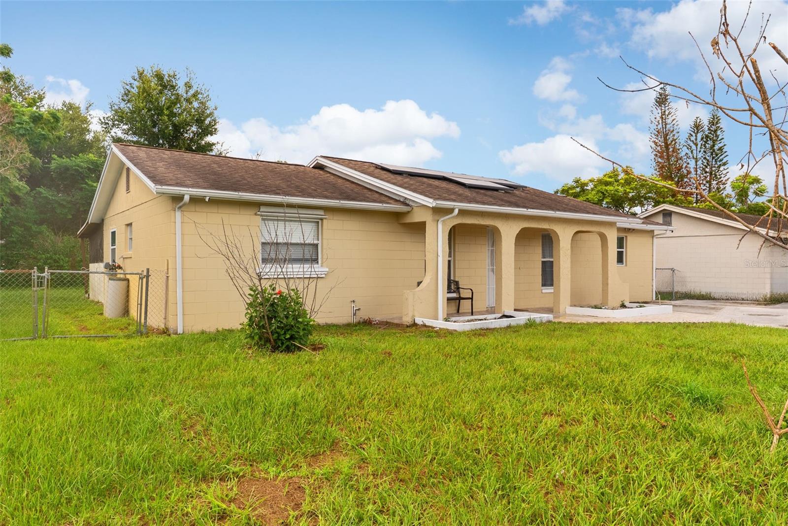 558 BROADMOOR DRIVE