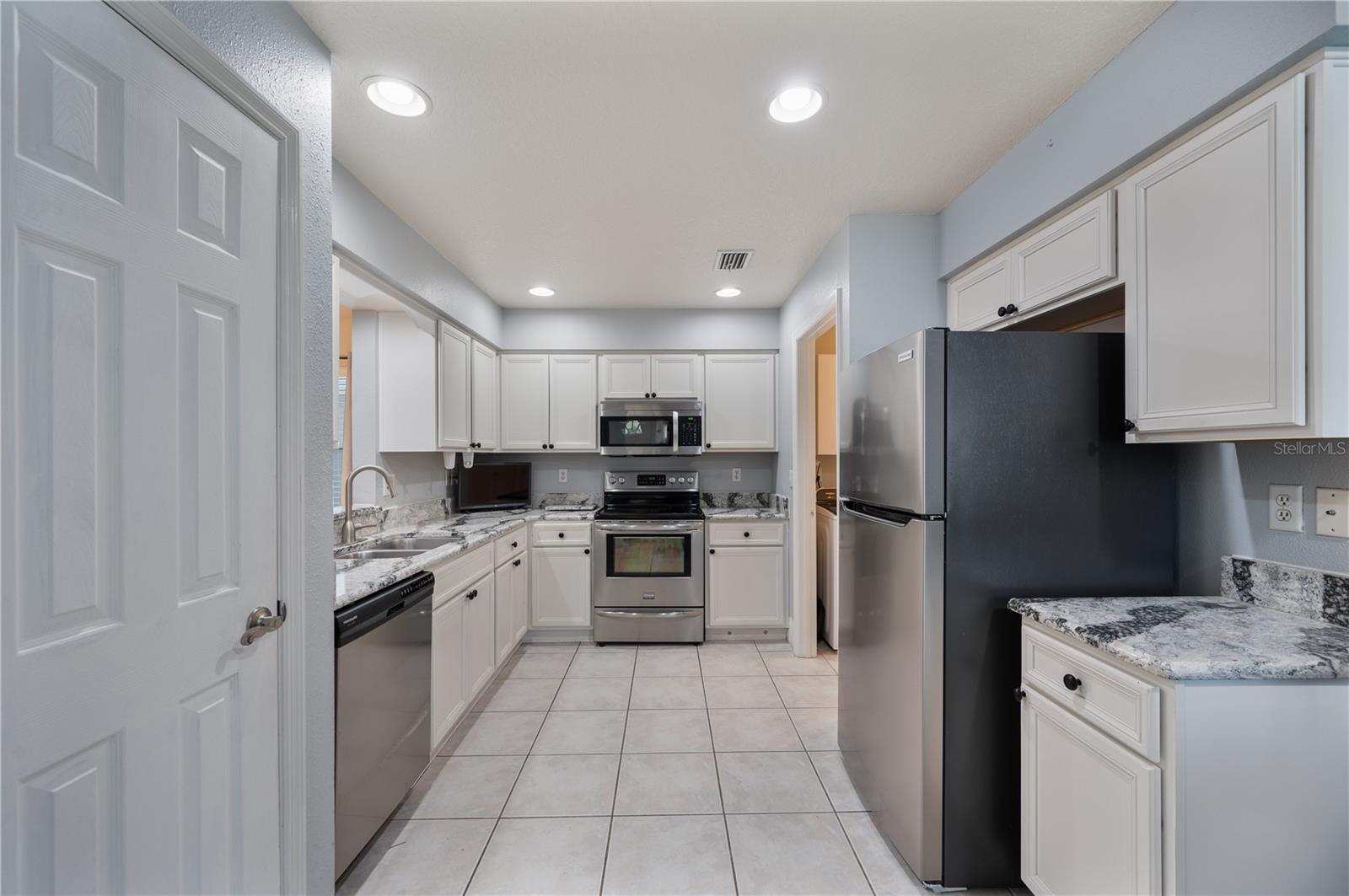 2152 STONEY POINTE DRIVE