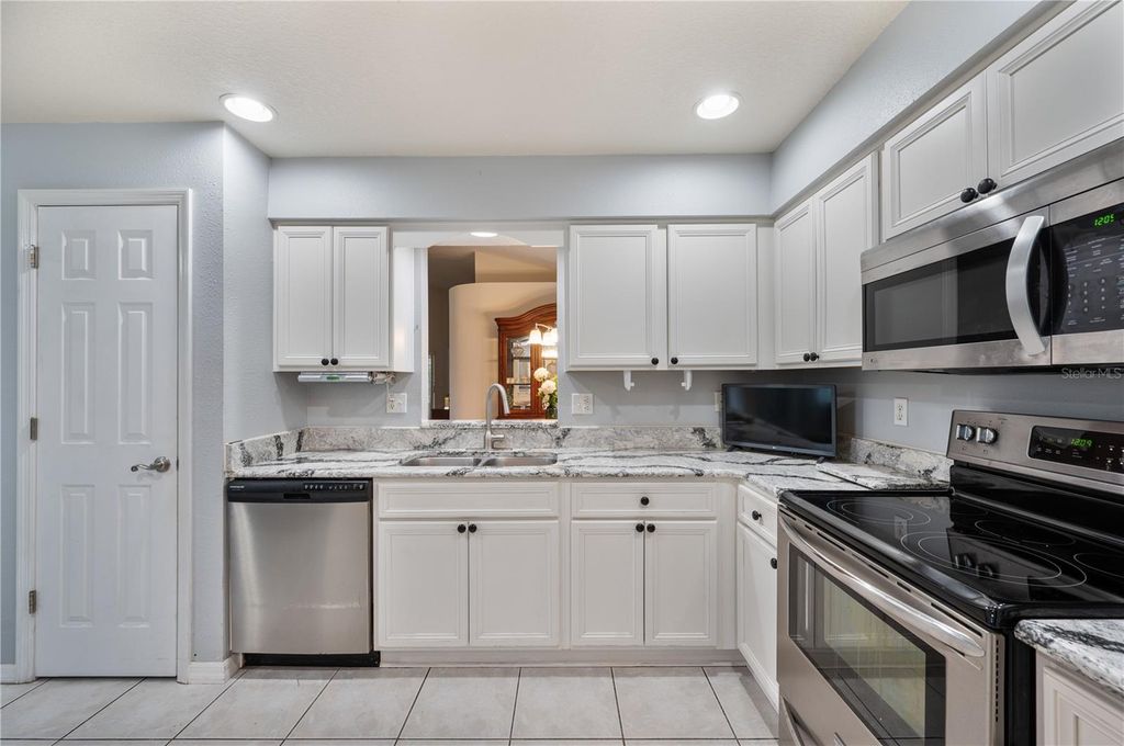 Photo of 2152 Stoney Pointe Drive, Lakeland, FL 33813 (MLS # L4962297)