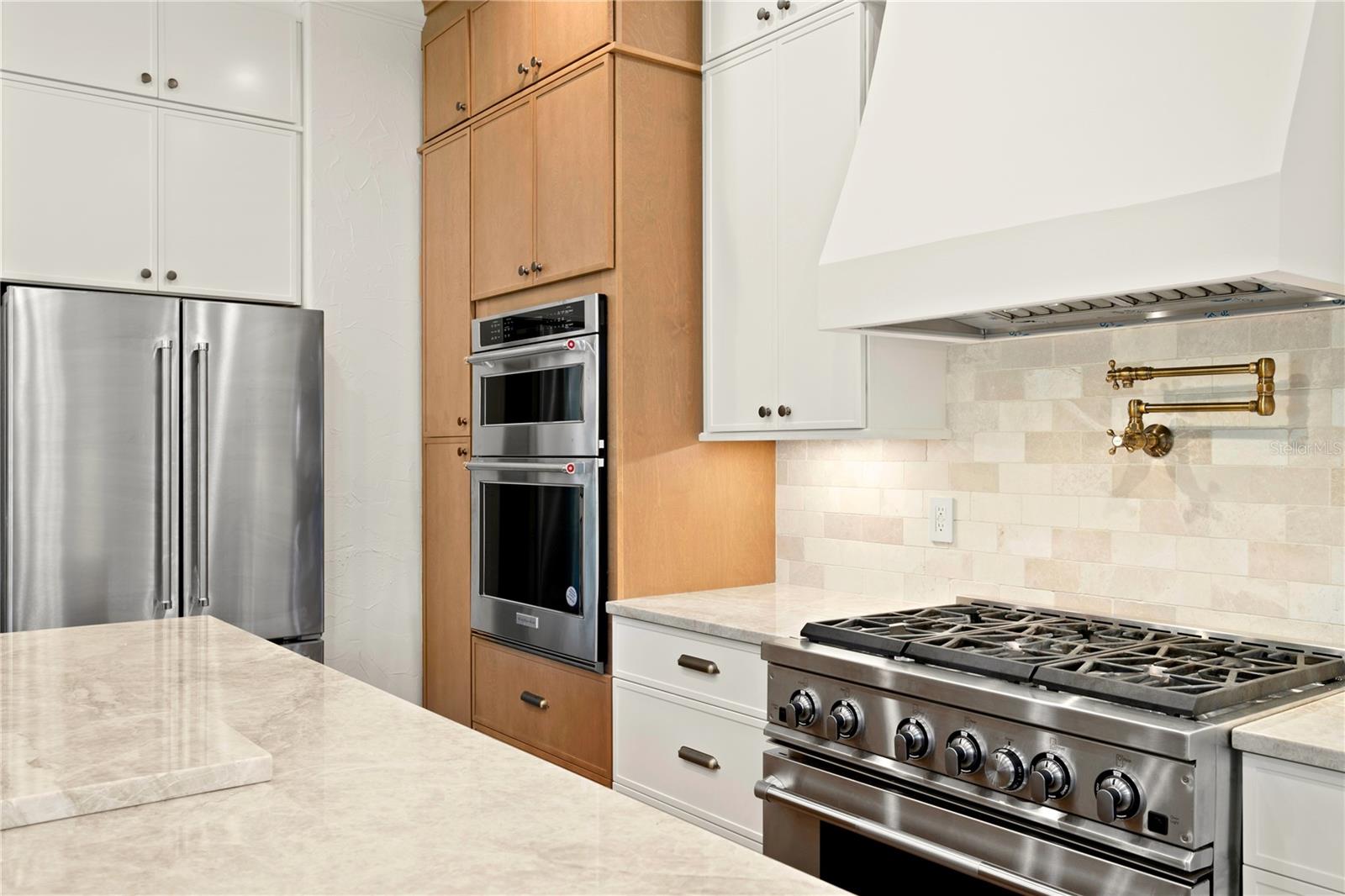 BAY BLUFF - Residential