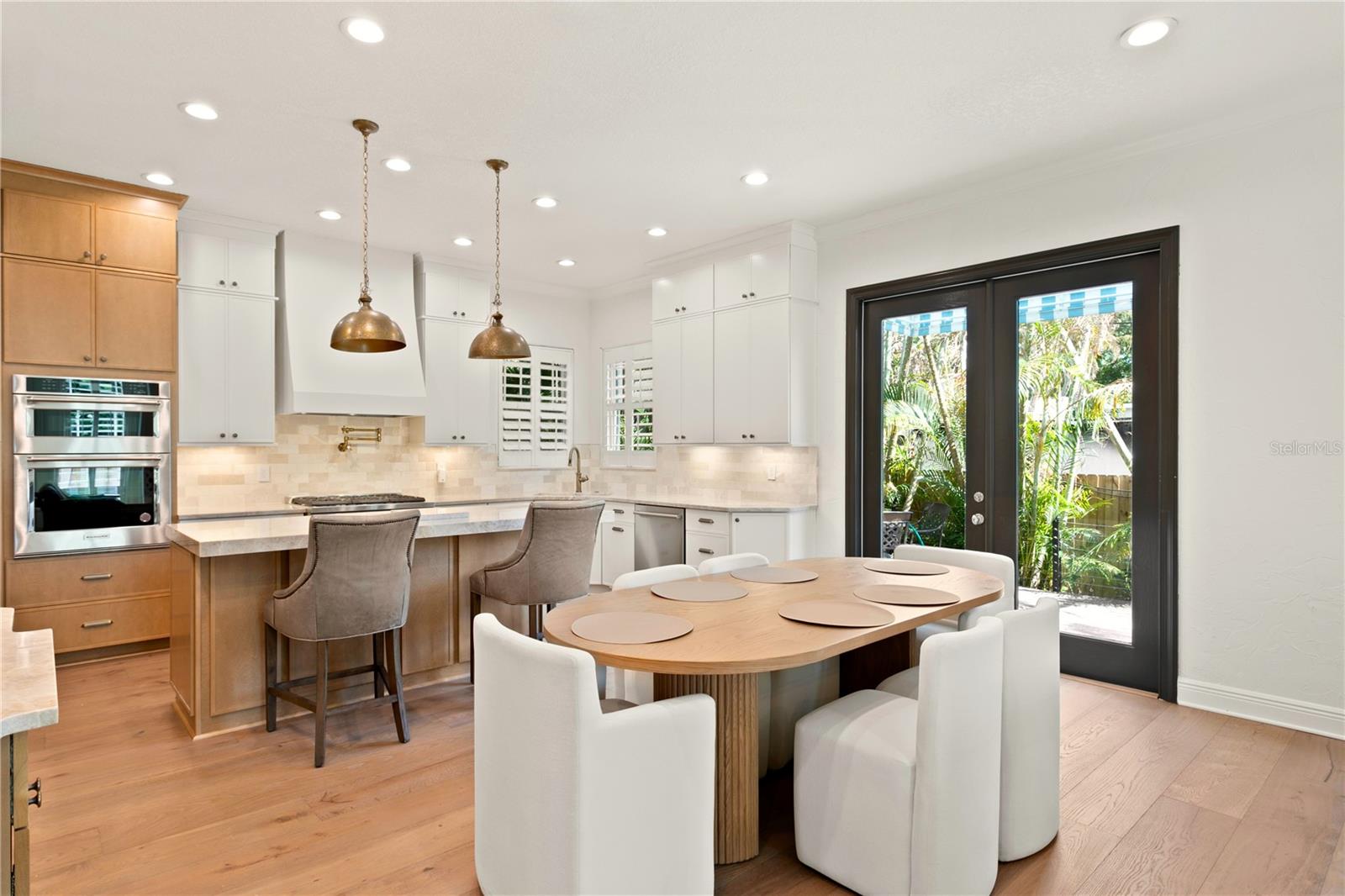 BAY BLUFF - Residential