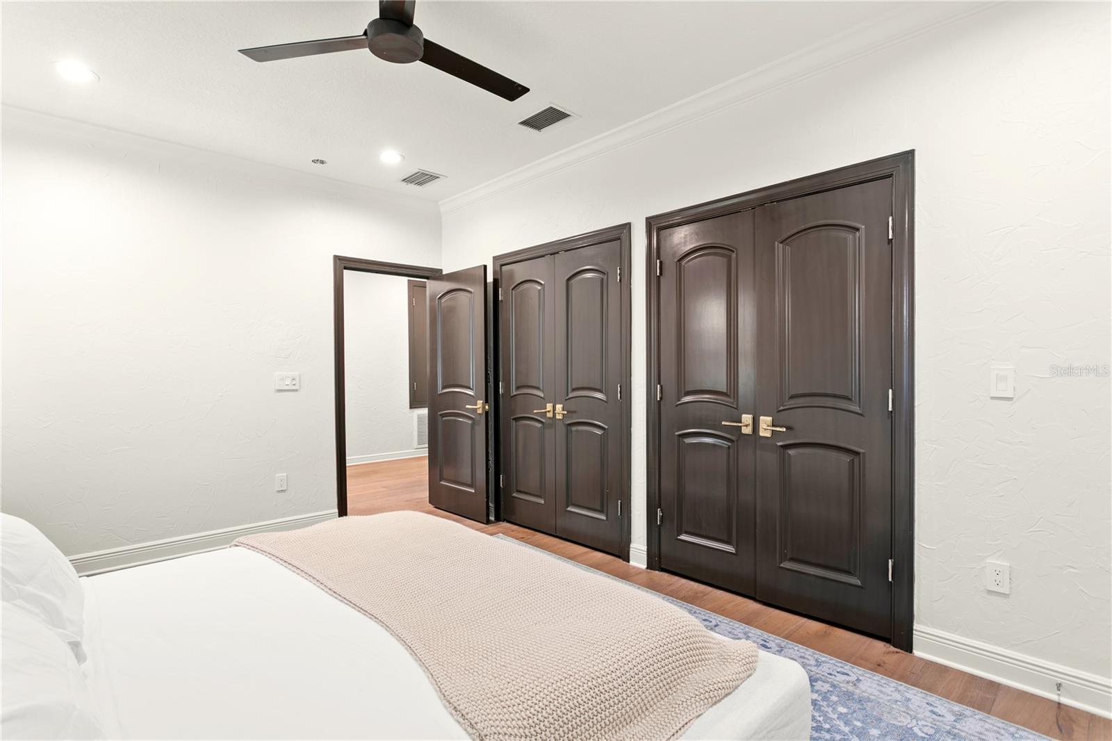 BAY BLUFF - Residential