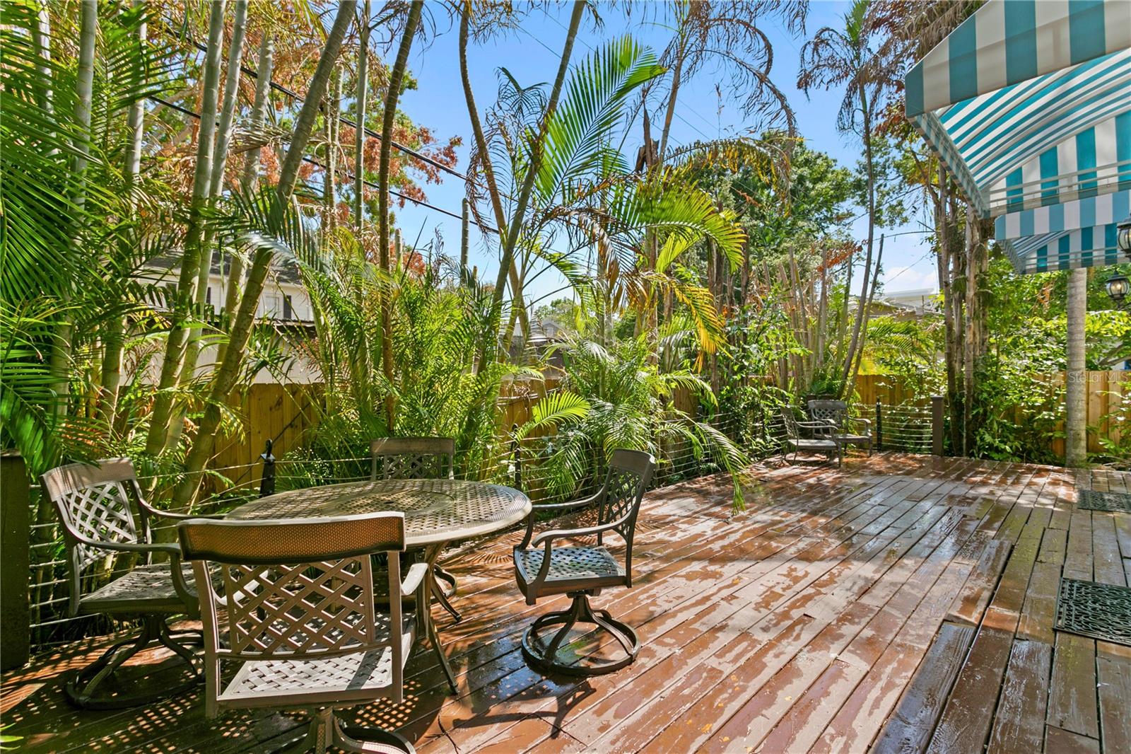 BAY BLUFF - Residential