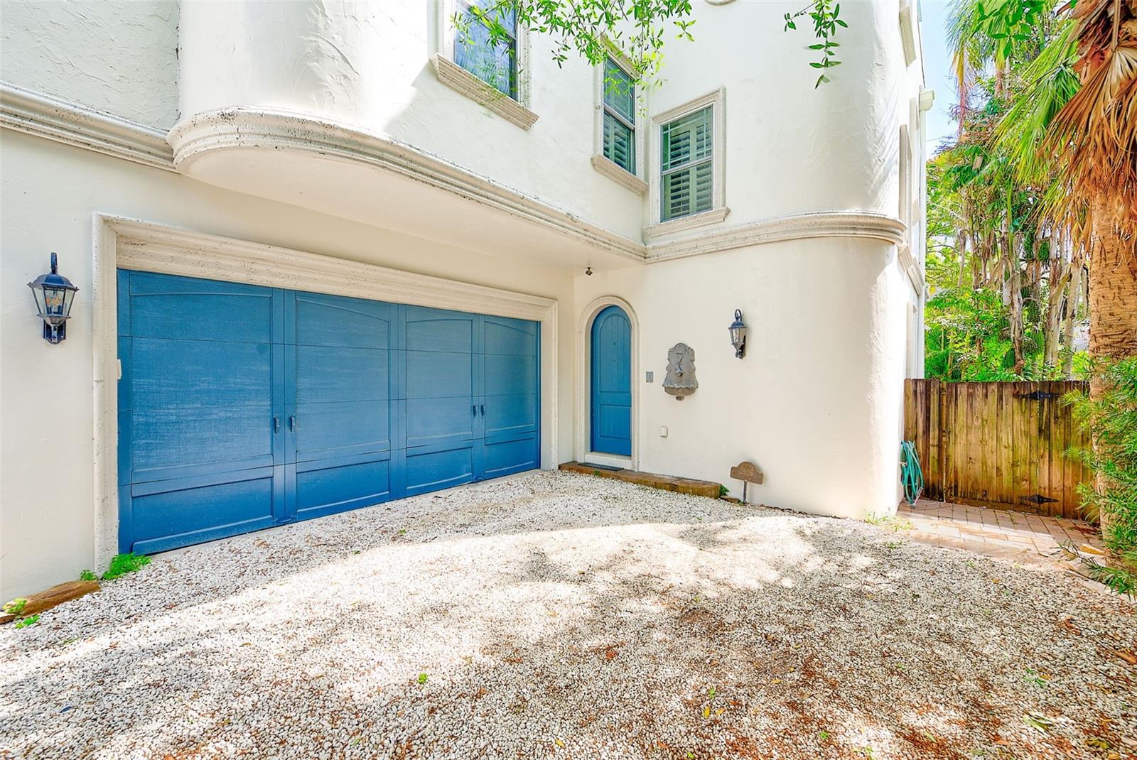 BAY BLUFF - Residential