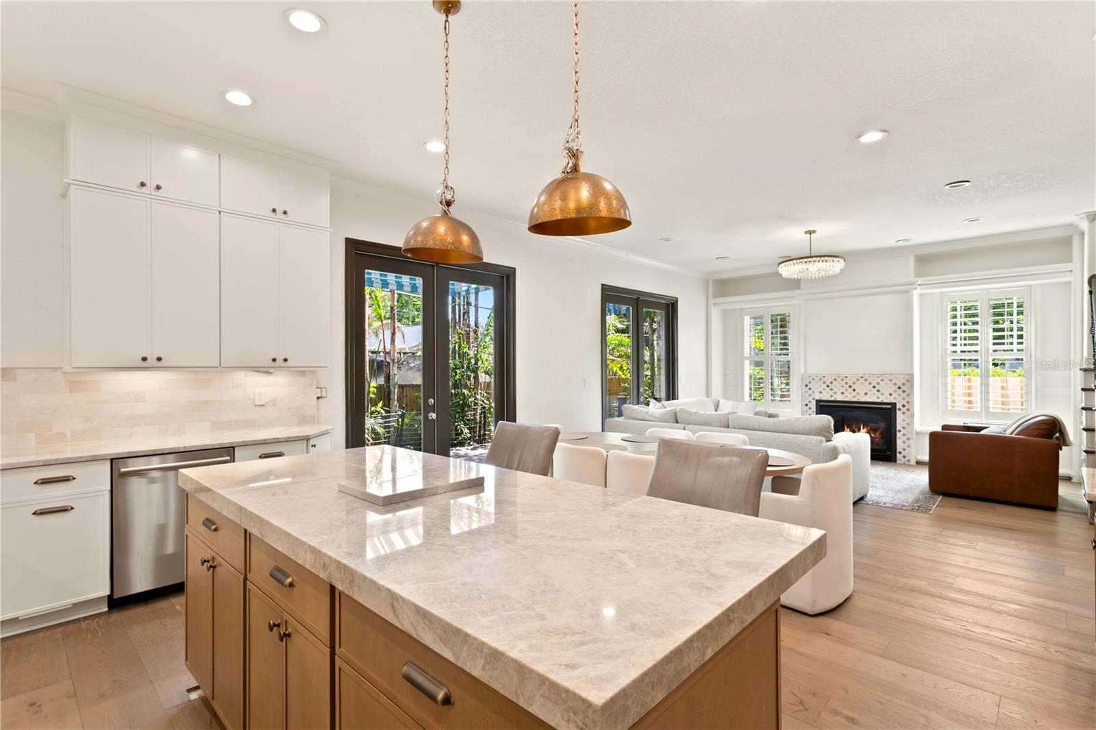 BAY BLUFF - Residential