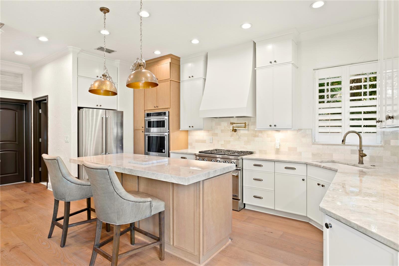 BAY BLUFF - Residential