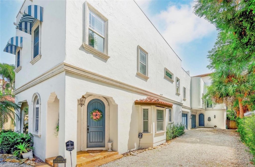 Photo of 2936 W Knights Avenue #B, Tampa, FL 33611 (MLS # TB8490755)