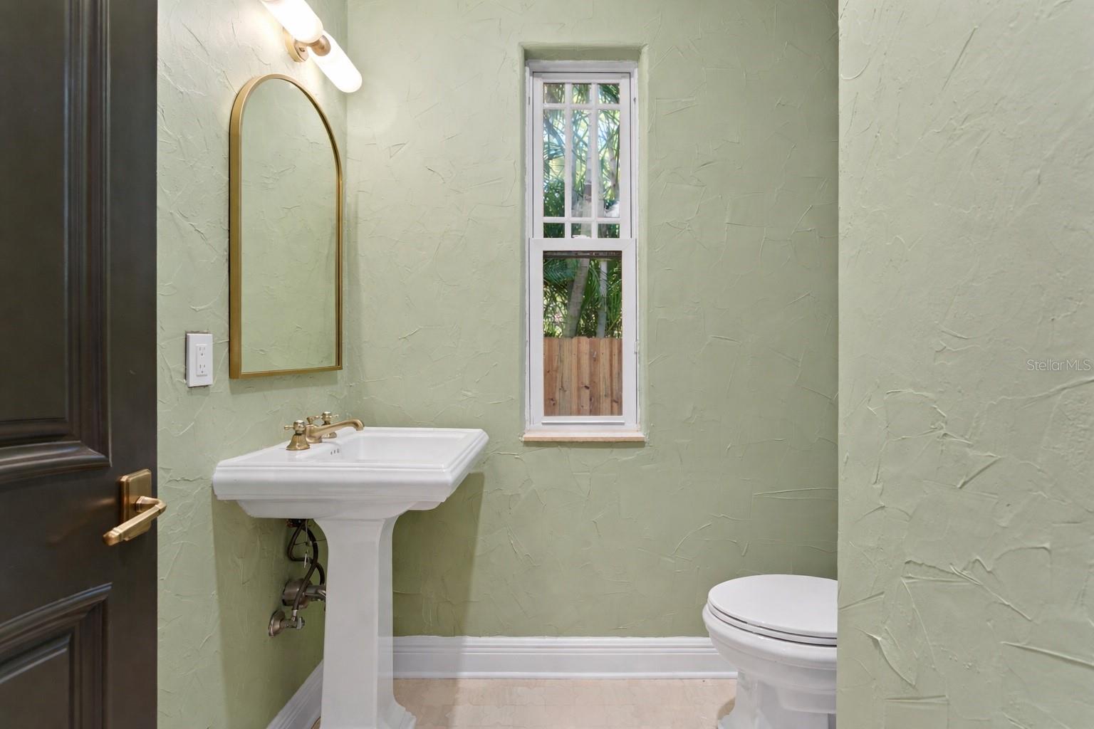 BAY BLUFF - Residential