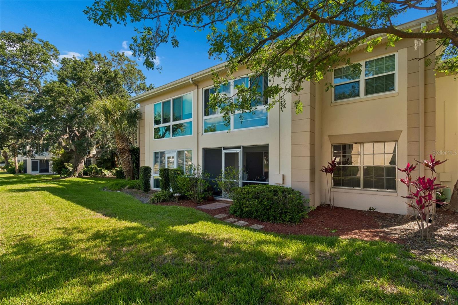THE GRAND AT OLDE CARROLLWOOD - Residential