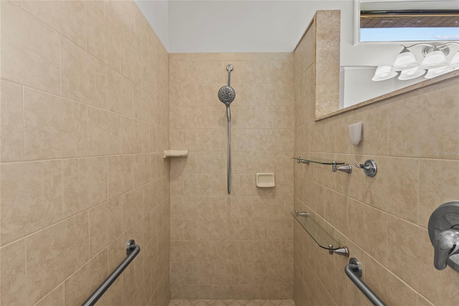 VENETIAN FALLS PH 2 - Residential