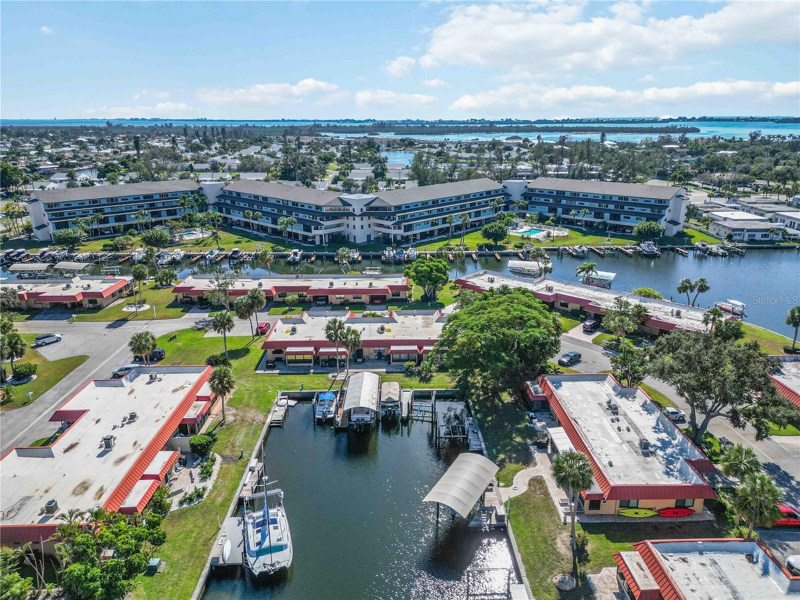 PALMA SOLA HARBOUR SEC 1 - Residential