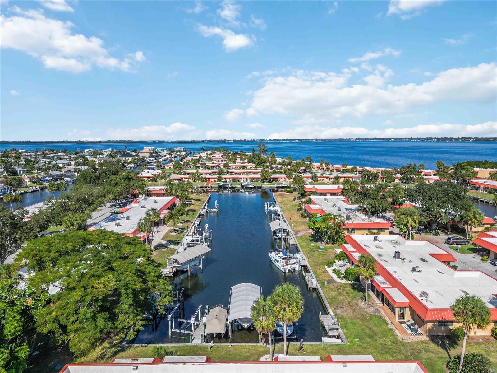 PALMA SOLA HARBOUR SEC 1 - Residential