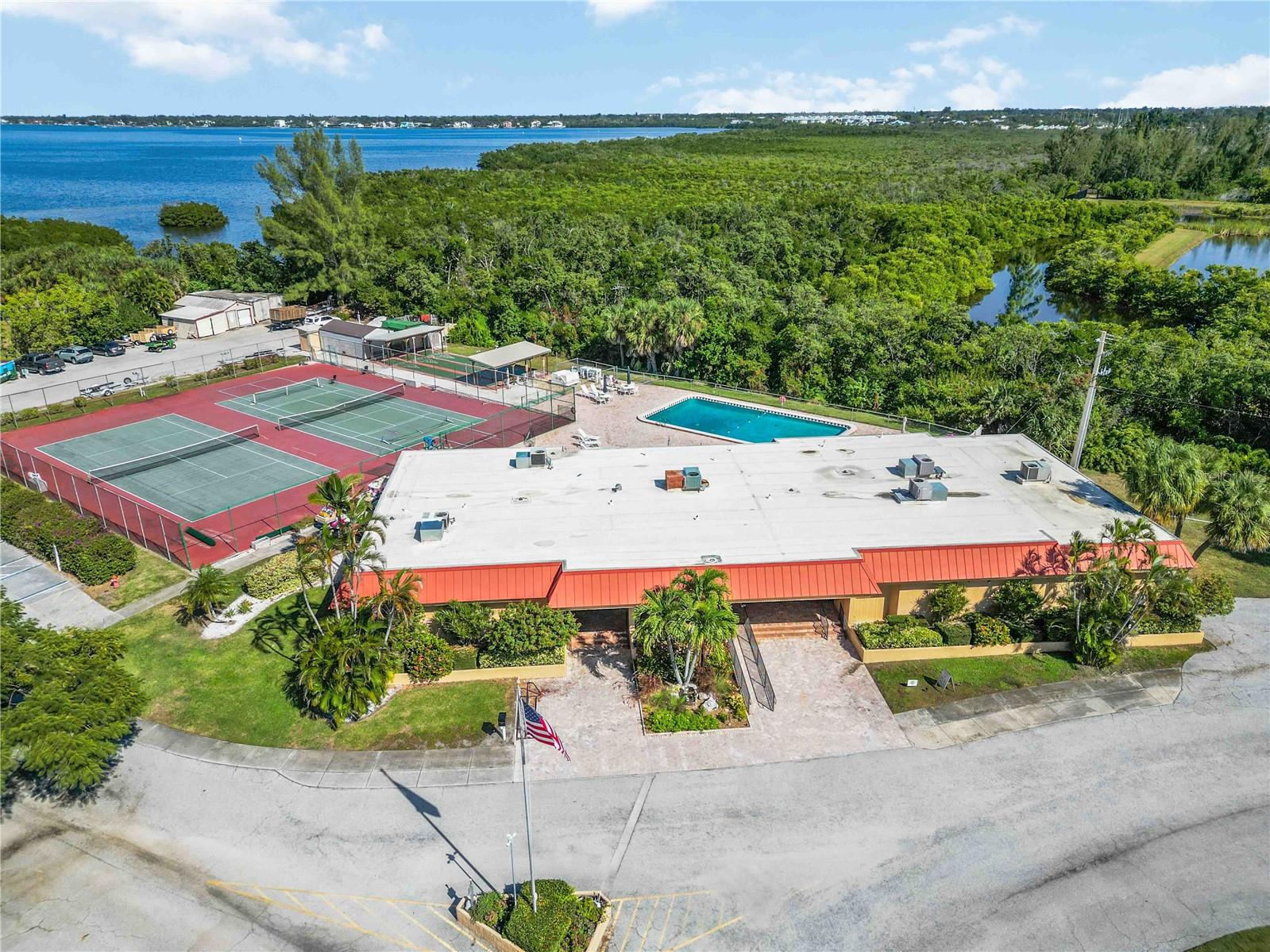 PALMA SOLA HARBOUR SEC 1 - Residential