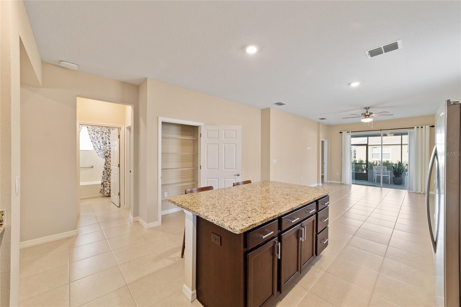 ON TOP OF THE WORLD - Residential