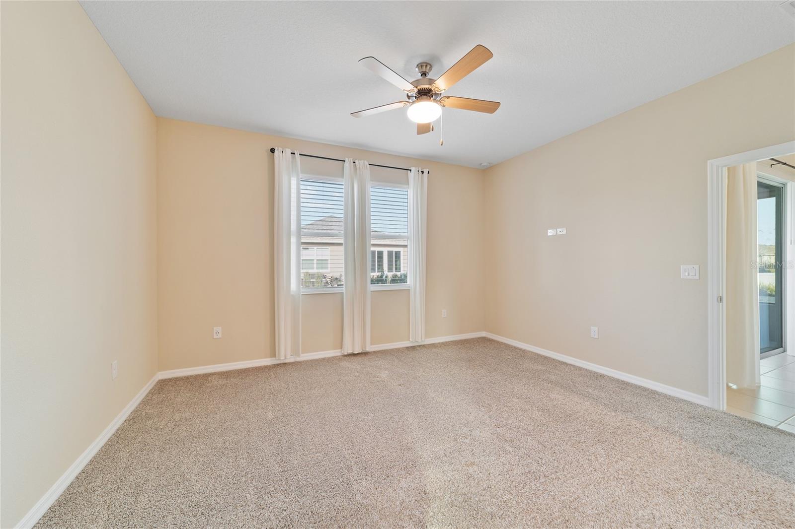 ON TOP OF THE WORLD - Residential