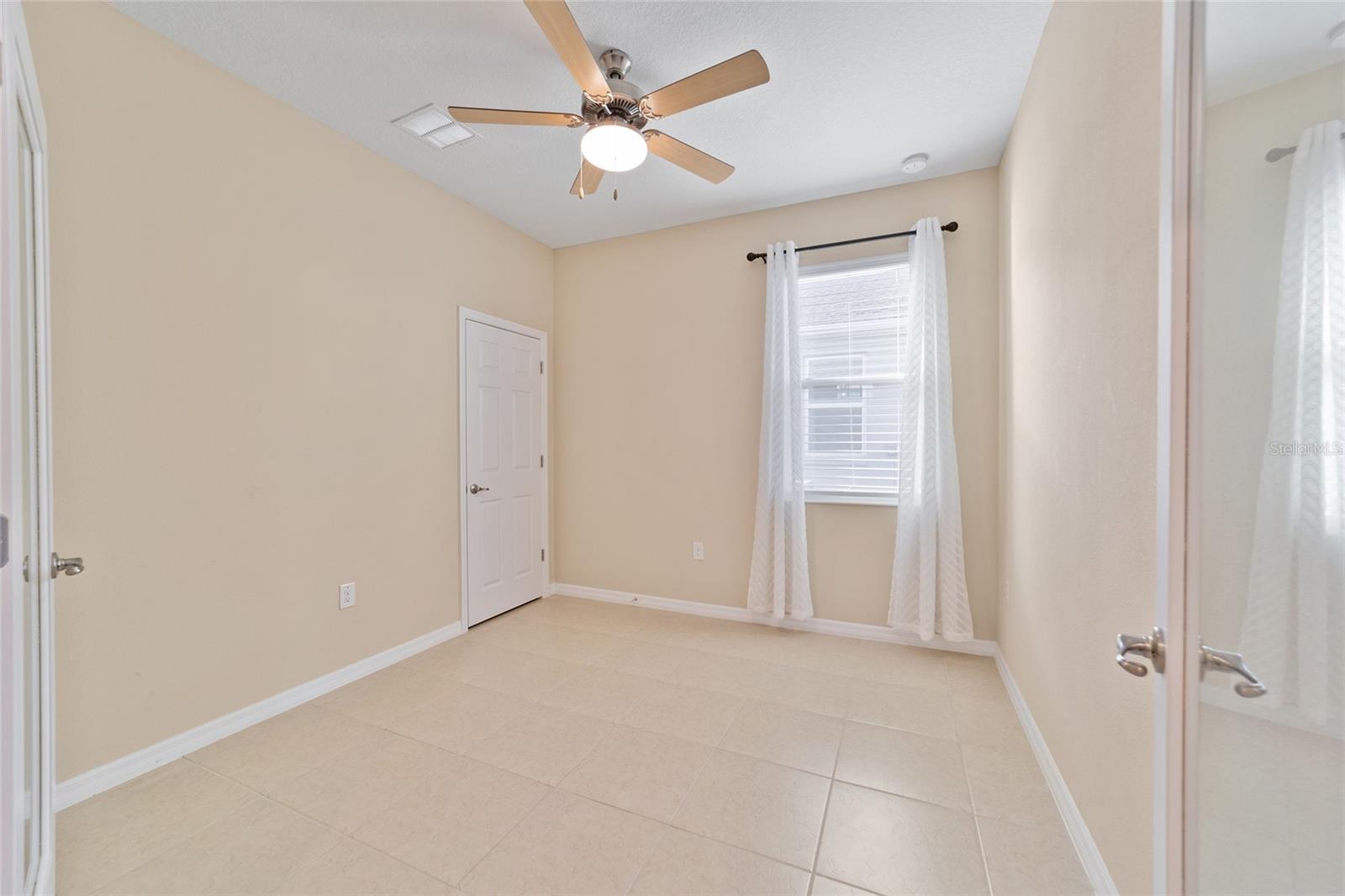 ON TOP OF THE WORLD - Residential