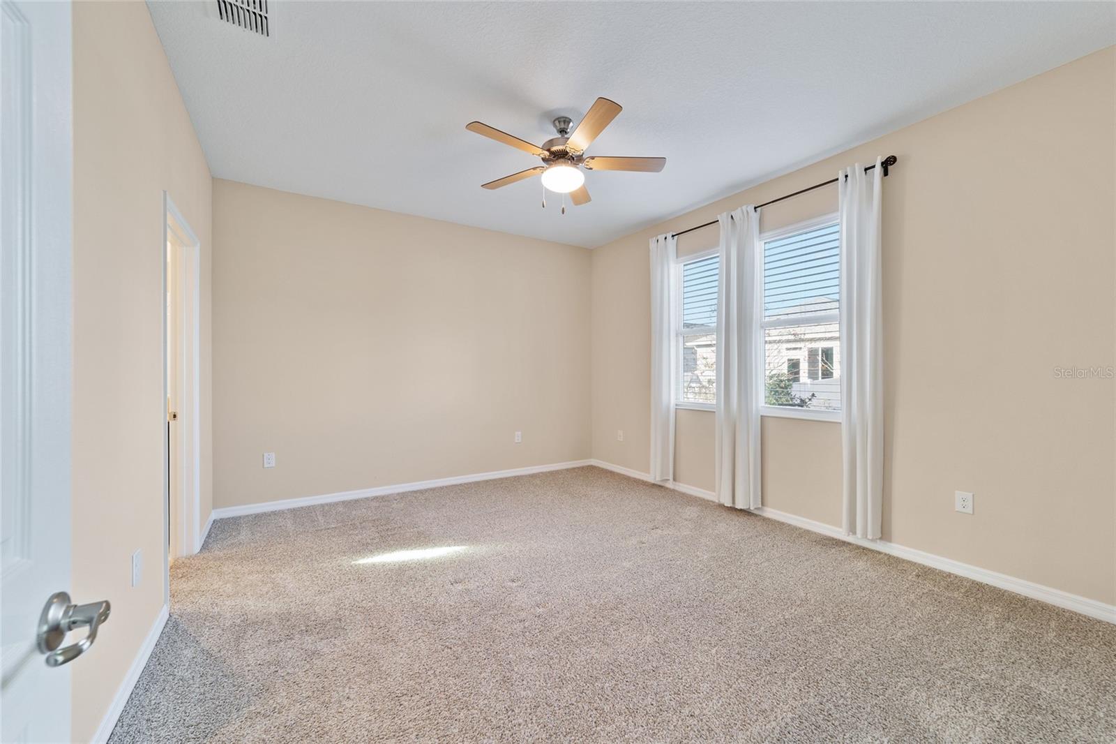 ON TOP OF THE WORLD - Residential