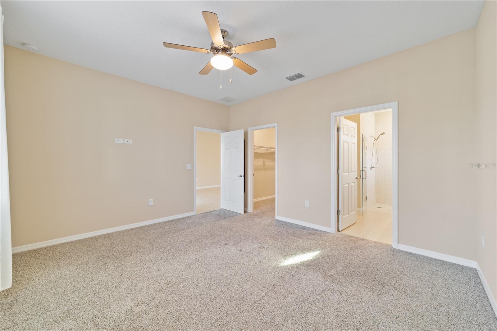 ON TOP OF THE WORLD - Residential