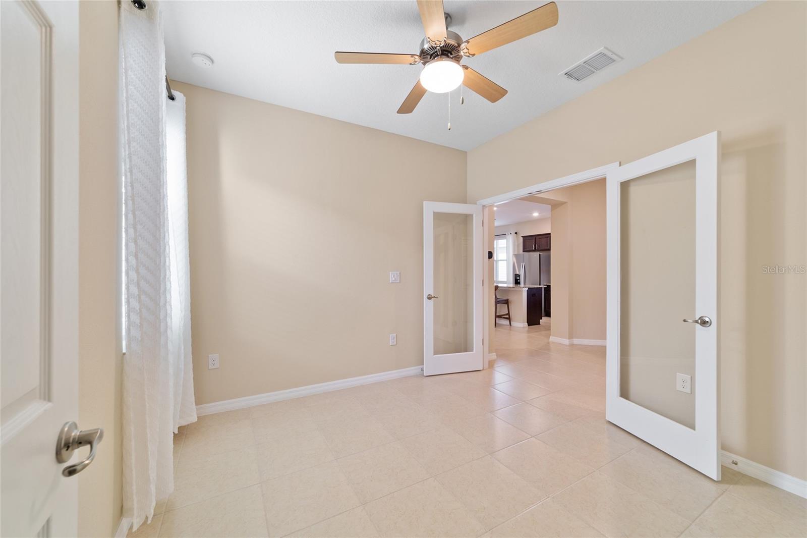 ON TOP OF THE WORLD - Residential