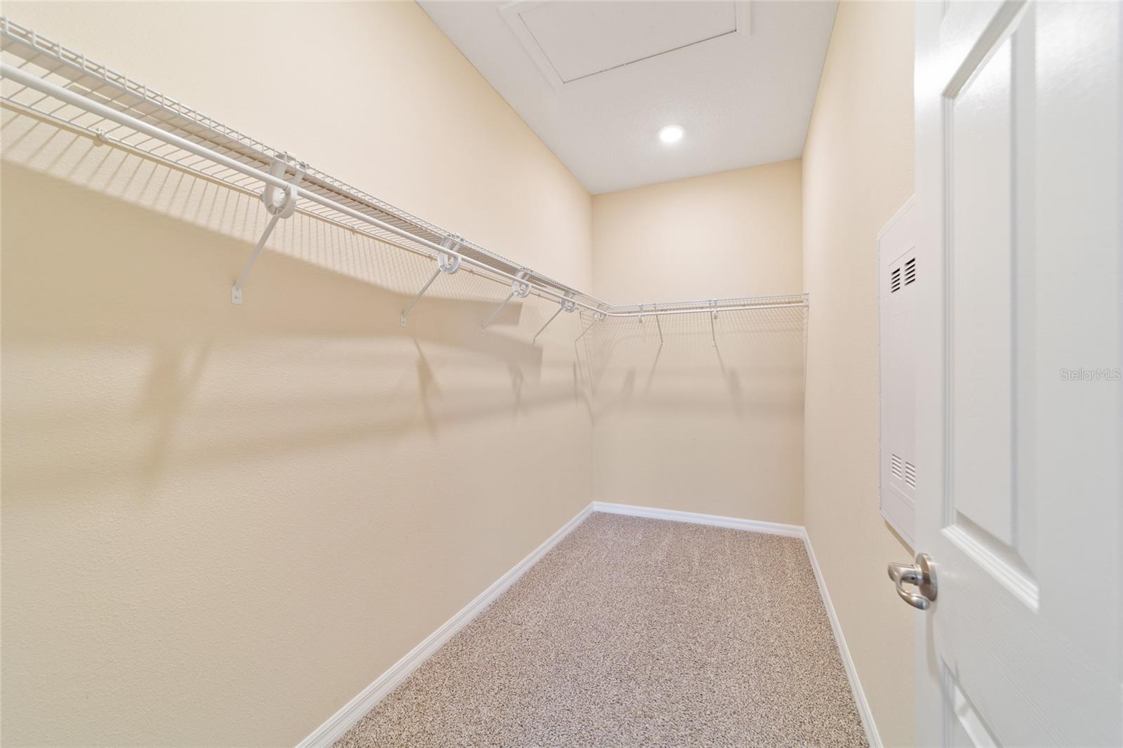 ON TOP OF THE WORLD - Residential