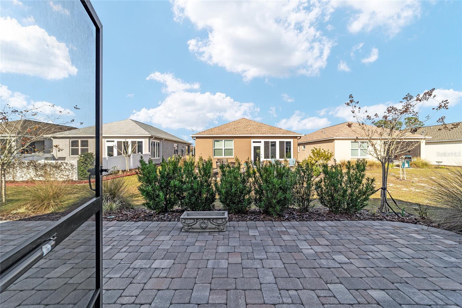 ON TOP OF THE WORLD - Residential