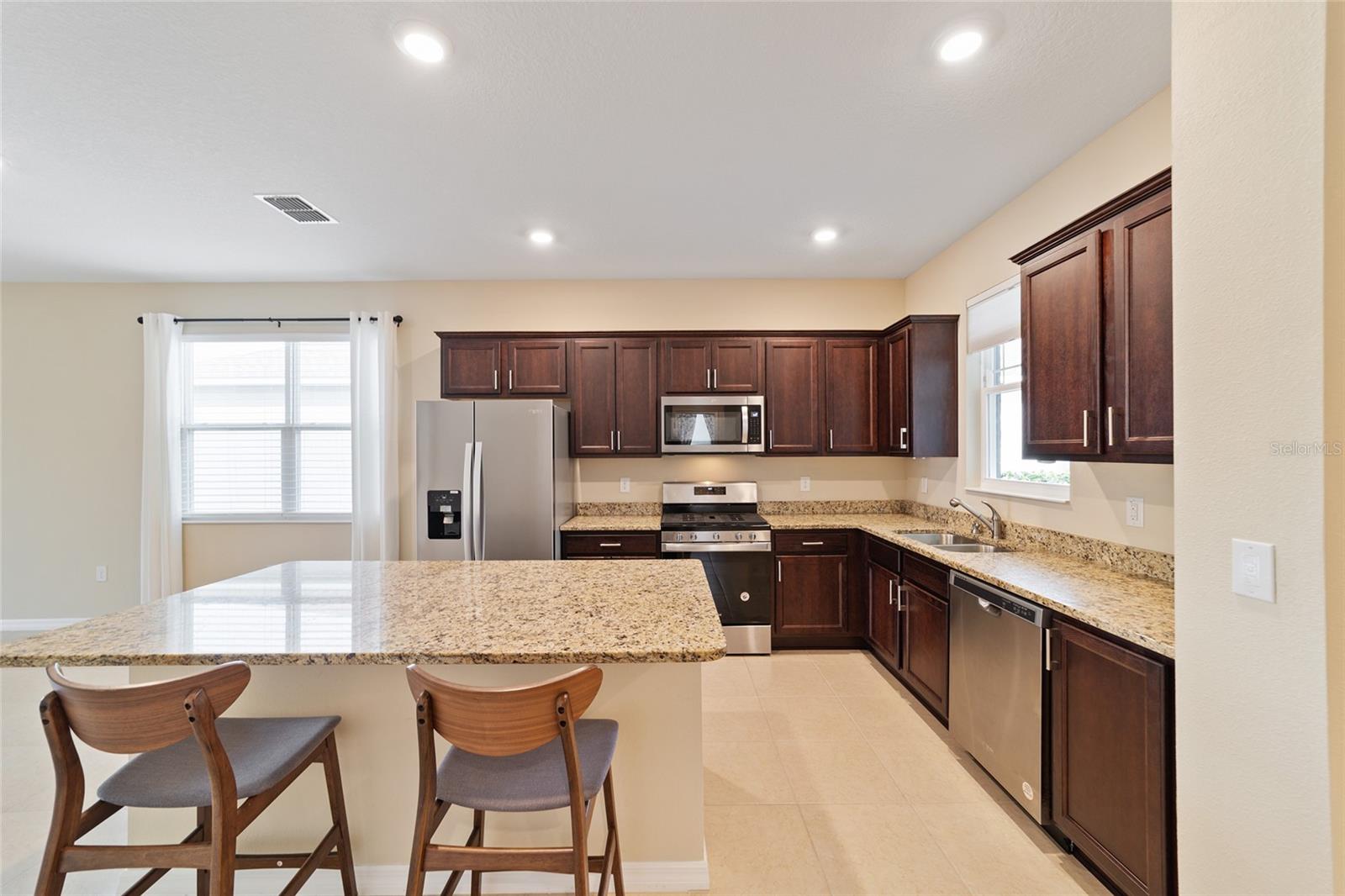 ON TOP OF THE WORLD - Residential