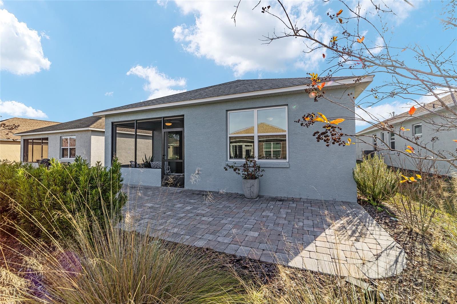 ON TOP OF THE WORLD - Residential