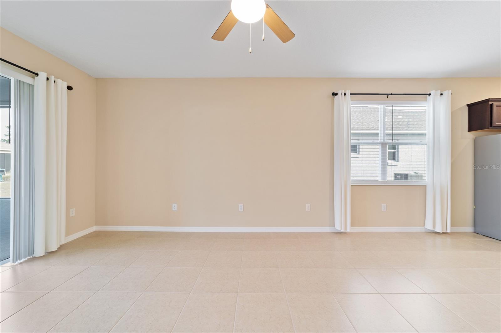 ON TOP OF THE WORLD - Residential