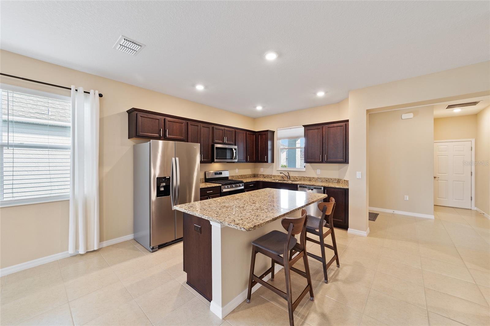 ON TOP OF THE WORLD - Residential