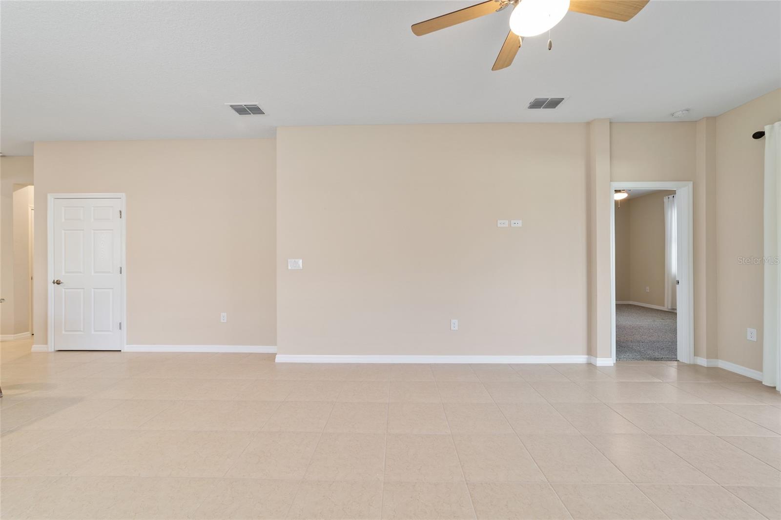 ON TOP OF THE WORLD - Residential