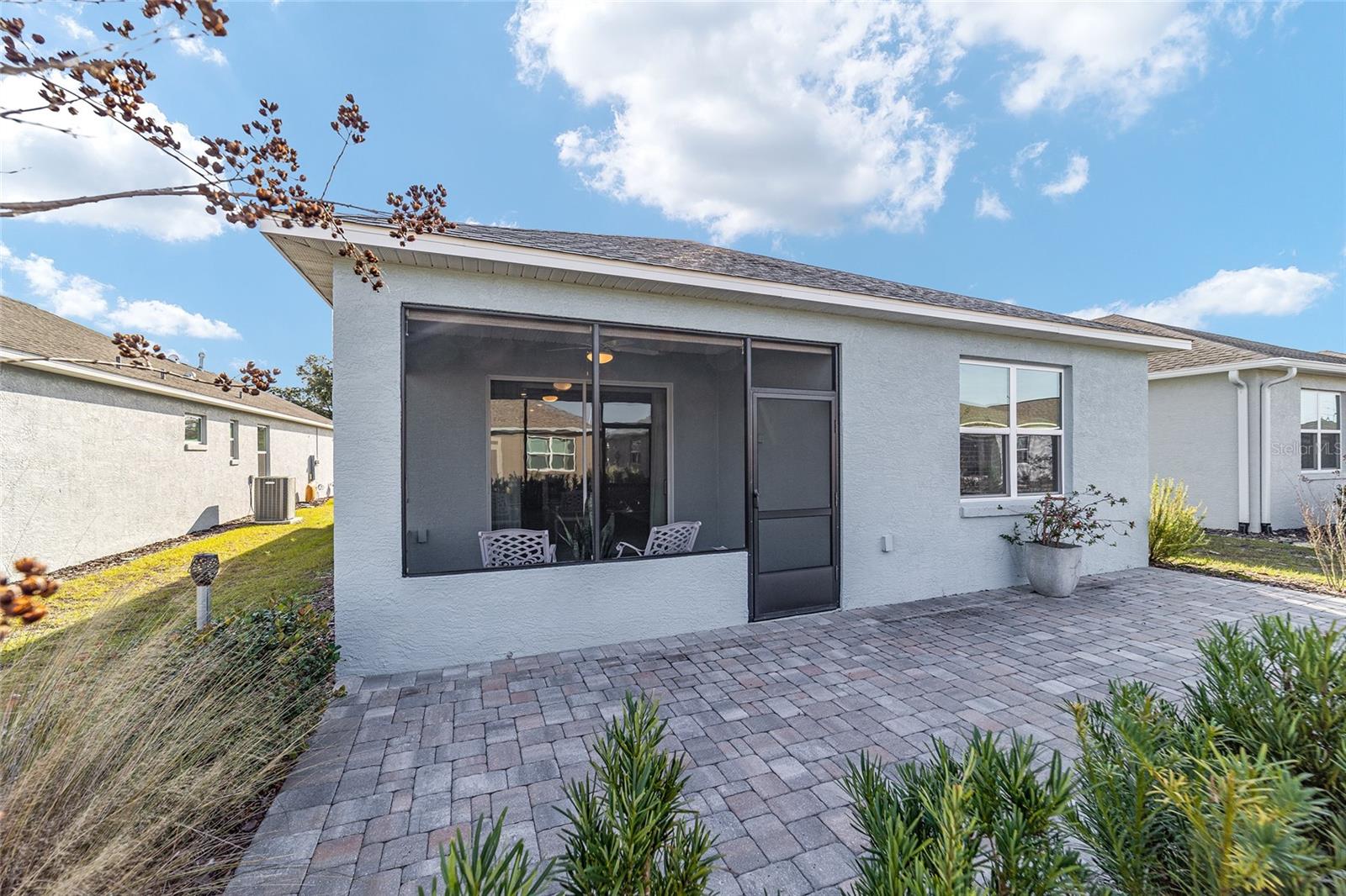 ON TOP OF THE WORLD - Residential