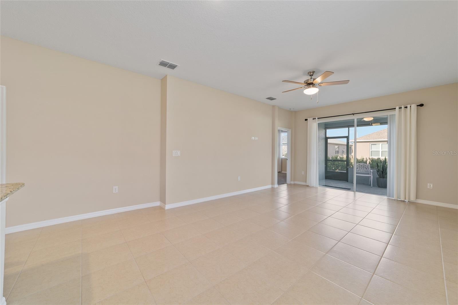 ON TOP OF THE WORLD - Residential