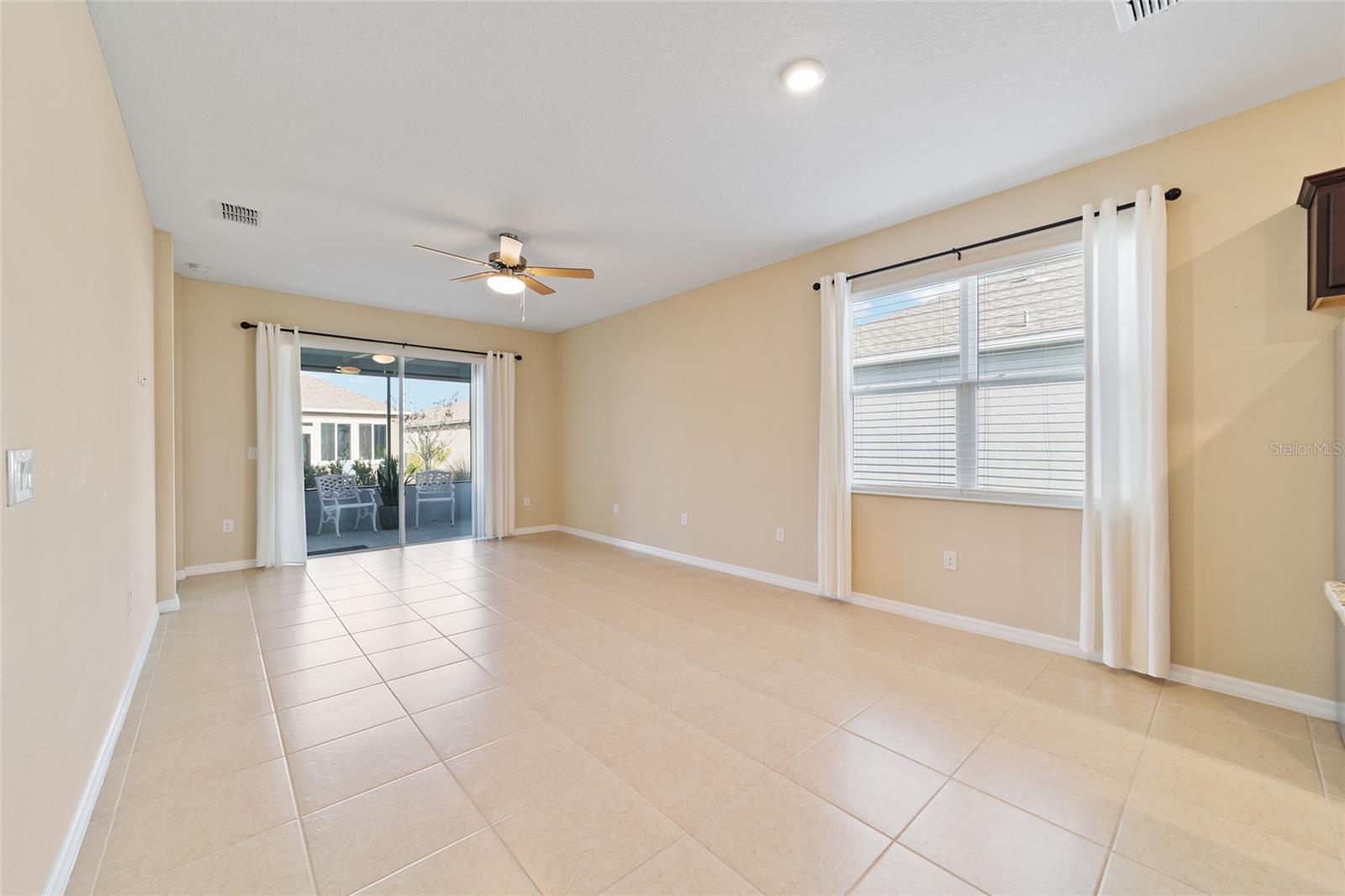 ON TOP OF THE WORLD - Residential