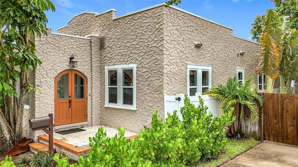 Photo of 4595 9th Avenue N, St Petersburg, FL 33713 (MLS # TB8404863)