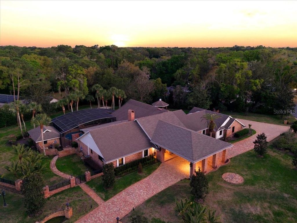 Photo of 301 Sweetwater Club Circle, Longwood, FL 32779 (MLS # O6393809)