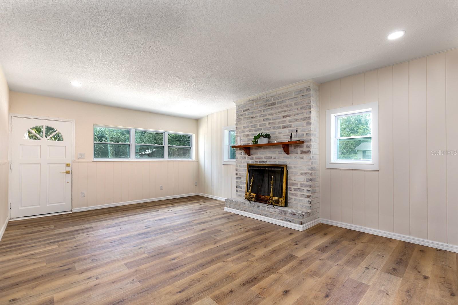 FLORA ESTATES - Residential