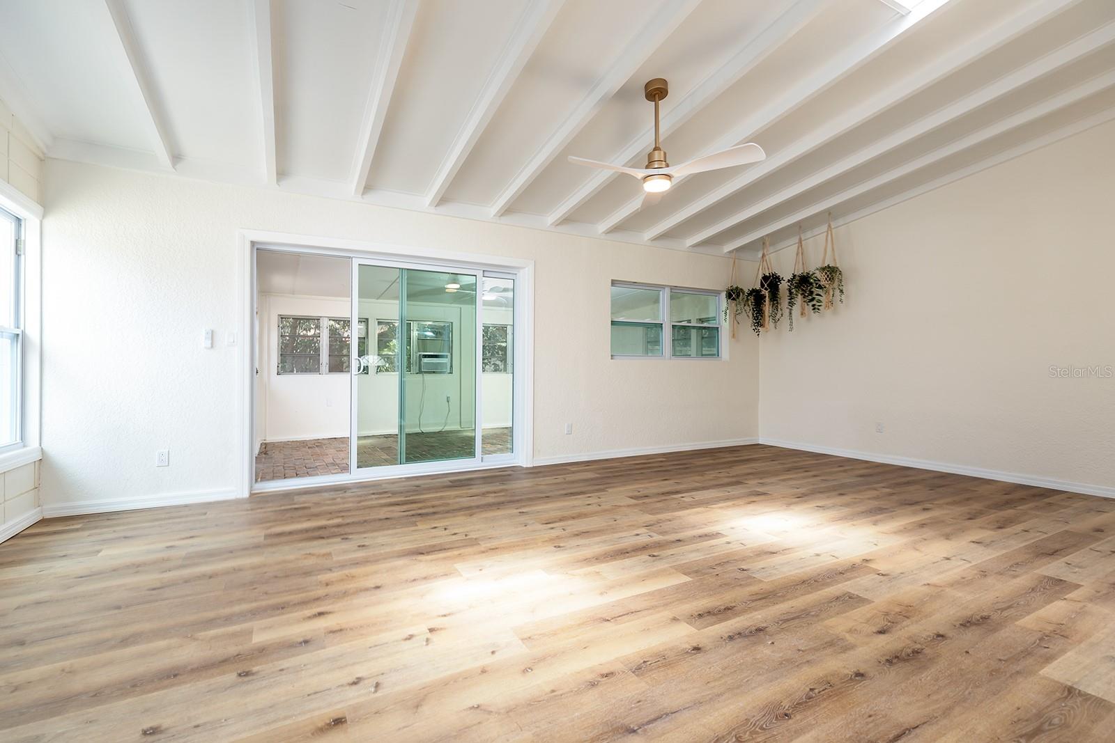 FLORA ESTATES - Residential