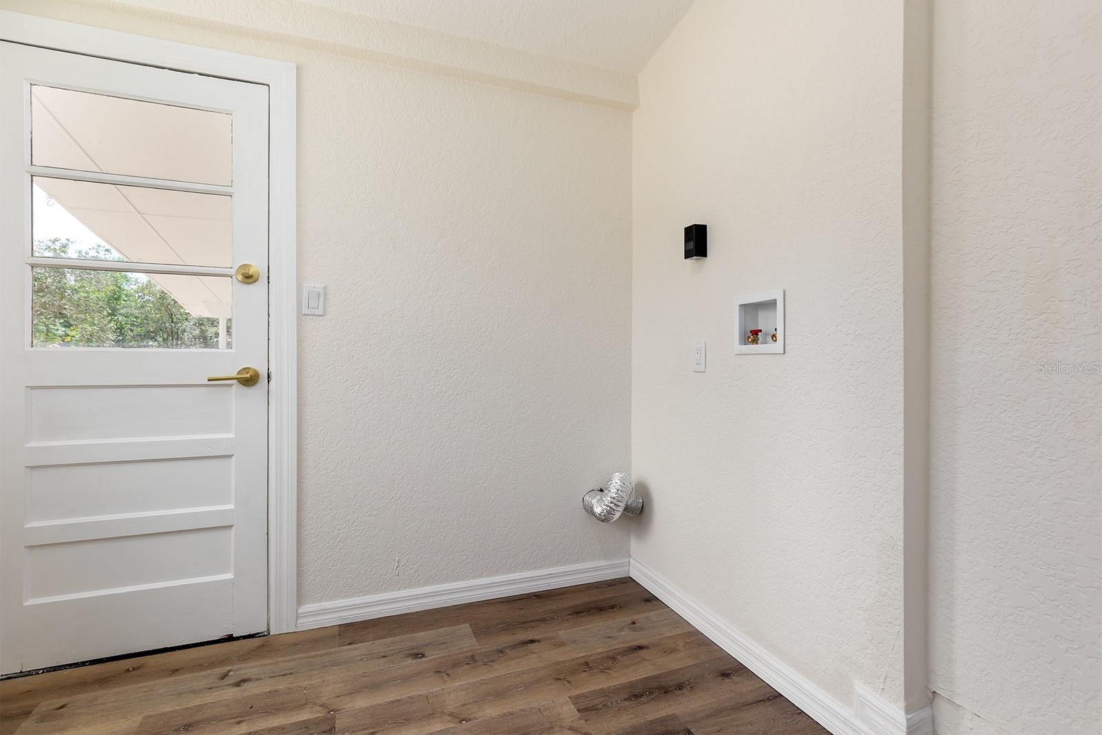 FLORA ESTATES - Residential